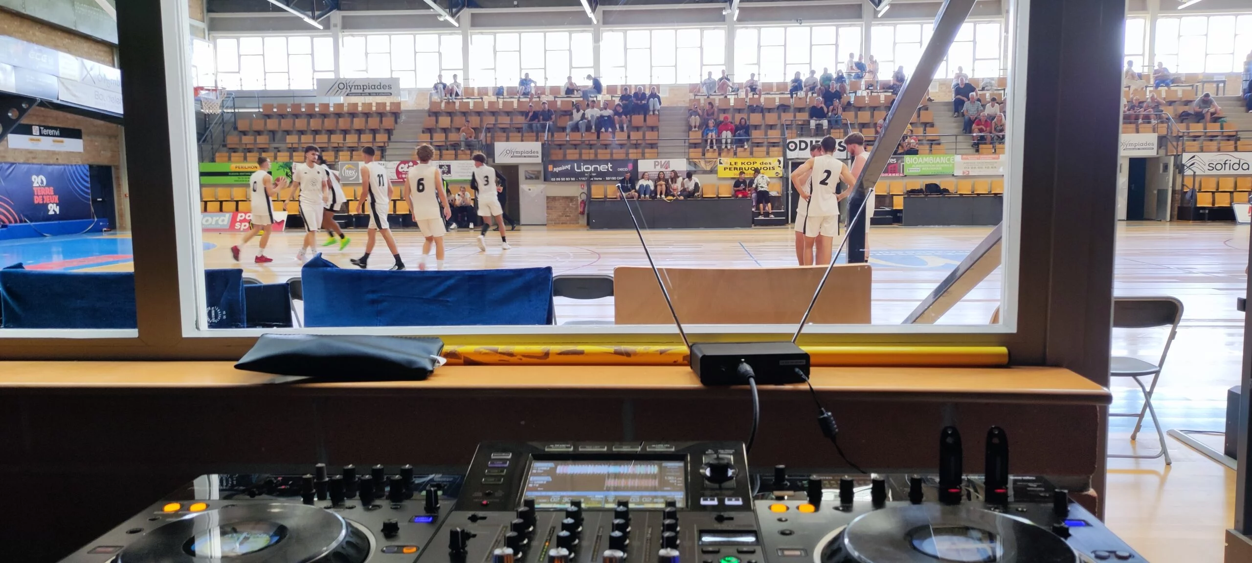 Services Mariage moderne dj. Plusieurs solutions clés en main