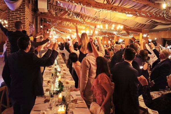 Mariage sur mesure en trée en salle